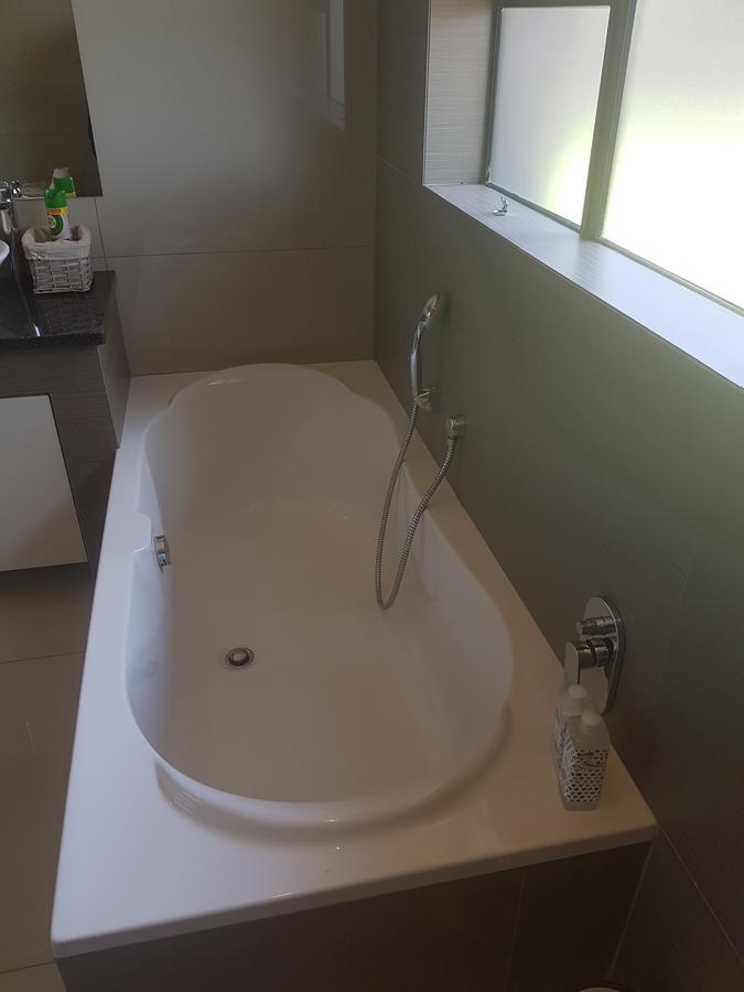 6 On Capella Guesthouse Primrose Ngoại thất bức ảnh