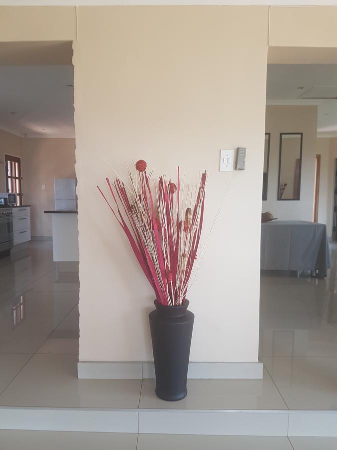 6 On Capella Guesthouse Primrose Ngoại thất bức ảnh