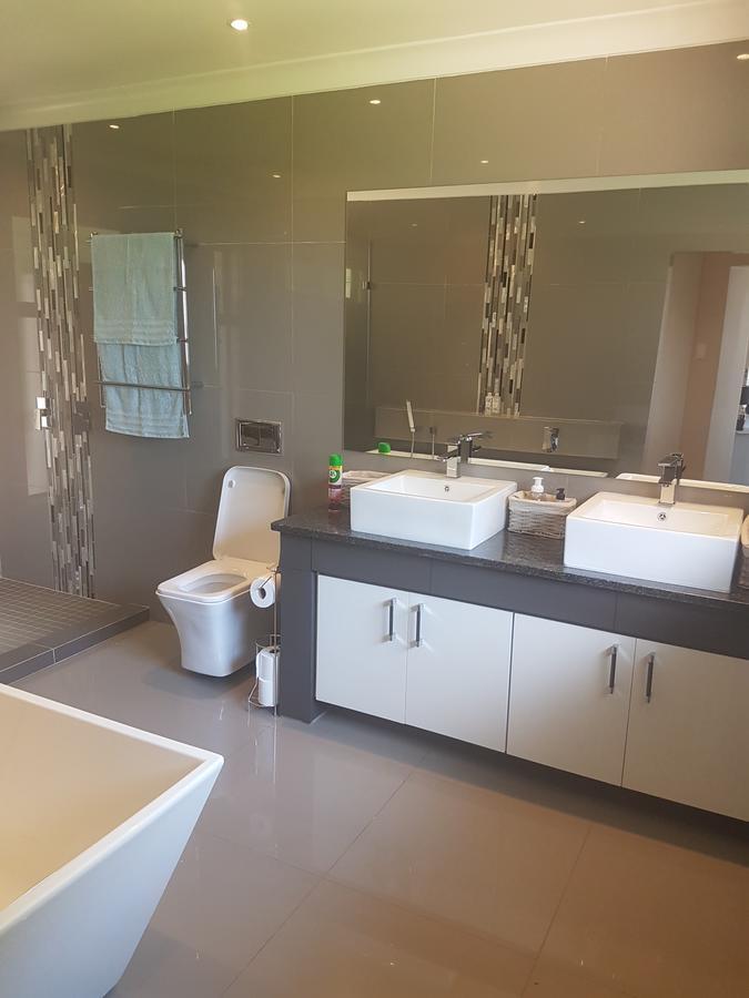 6 On Capella Guesthouse Primrose Ngoại thất bức ảnh