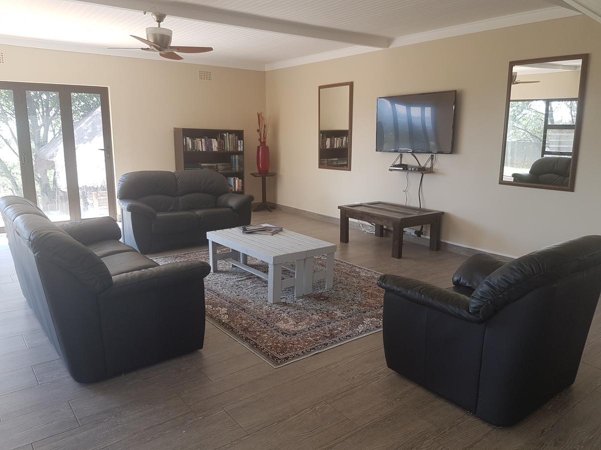 6 On Capella Guesthouse Primrose Ngoại thất bức ảnh